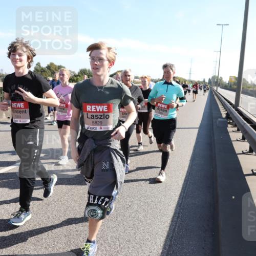 03.10.2025 - Köhlbrandbrückenlauf Yannick Fuchs http://msf.ph/oto/9183033 03.10.2025 11:26:10 Position 3 5833, 5829, 583, 5832 meine-sportfotos.de