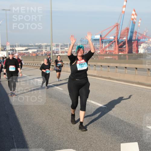 03.10.2025 - Köhlbrandbrückenlauf Yannick Fuchs http://msf.ph/oto/9183034 03.10.2025 09:02:06 Position 2 2288 meine-sportfotos.de