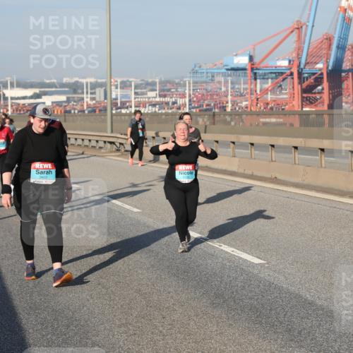 03.10.2025 - Köhlbrandbrückenlauf Yannick Fuchs http://msf.ph/oto/9183059 03.10.2025 09:02:09 Position 2 2602, 3130 meine-sportfotos.de