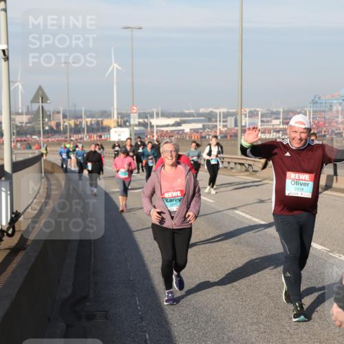 03.10.2025 - Köhlbrandbrückenlauf Yannick Fuchs http://msf.ph/oto/9183081 03.10.2025 09:02:12 Position 2 3589, 2418 meine-sportfotos.de