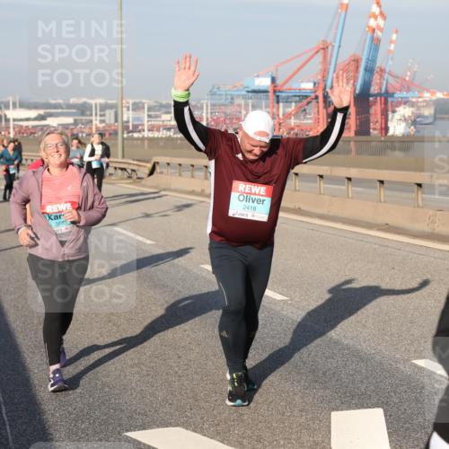 03.10.2025 - Köhlbrandbrückenlauf Yannick Fuchs http://msf.ph/oto/9183086 03.10.2025 09:02:13 Position 2 3589, 2418 meine-sportfotos.de