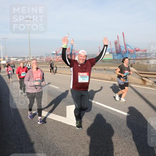 03.10.2025 - Köhlbrandbrückenlauf Yannick Fuchs http://msf.ph/oto/9183095 03.10.2025 09:02:14 Position 2 2418 meine-sportfotos.de
