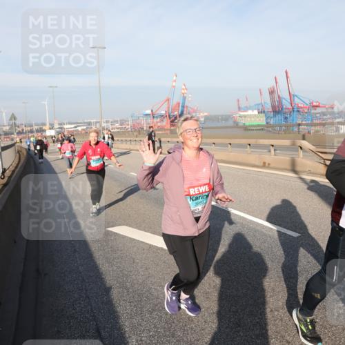 03.10.2025 - Köhlbrandbrückenlauf Yannick Fuchs http://msf.ph/oto/9183102 03.10.2025 09:02:15 Position 2 3589, 2418 meine-sportfotos.de