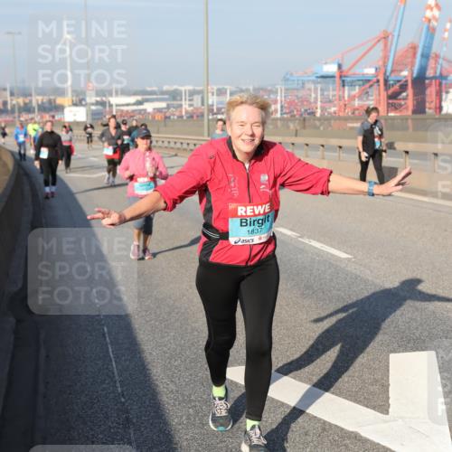 03.10.2025 - Köhlbrandbrückenlauf Yannick Fuchs http://msf.ph/oto/9183110 03.10.2025 09:02:16 Position 2 1837 meine-sportfotos.de