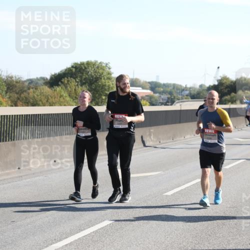 03.10.2025 - Köhlbrandbrückenlauf Yannick Fuchs http://msf.ph/oto/9183145 03.10.2025 11:26:31 Position 3 5593, 5201, 5286 meine-sportfotos.de