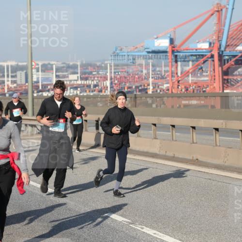 03.10.2025 - Köhlbrandbrückenlauf Yannick Fuchs http://msf.ph/oto/9183155 03.10.2025 09:02:28 Position 2  meine-sportfotos.de