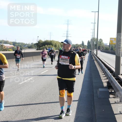 03.10.2025 - Köhlbrandbrückenlauf Yannick Fuchs http://msf.ph/oto/9183163 03.10.2025 11:26:33 Position 3 5286, 4906 meine-sportfotos.de