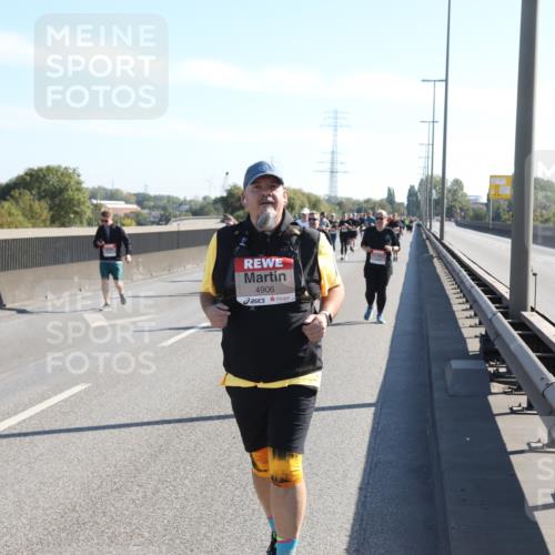 03.10.2025 - Köhlbrandbrückenlauf Yannick Fuchs http://msf.ph/oto/9183171 03.10.2025 11:26:34 Position 3 5286, 4906 meine-sportfotos.de