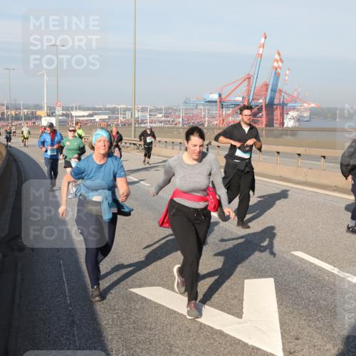 03.10.2025 - Köhlbrandbrückenlauf Yannick Fuchs http://msf.ph/oto/9183172 03.10.2025 09:02:31 Position 2  meine-sportfotos.de