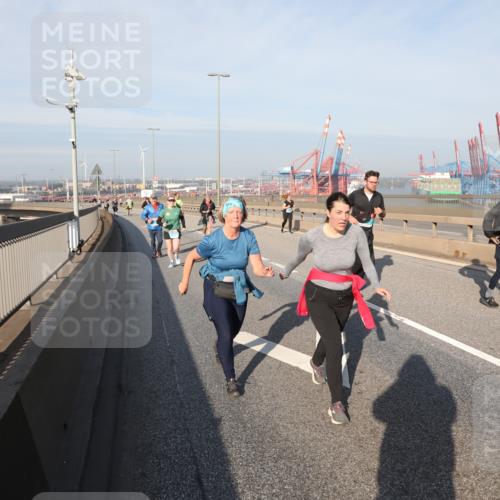 03.10.2025 - Köhlbrandbrückenlauf Yannick Fuchs http://msf.ph/oto/9183177 03.10.2025 09:02:31 Position 2  meine-sportfotos.de