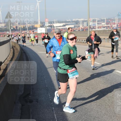 03.10.2025 - Köhlbrandbrückenlauf Yannick Fuchs http://msf.ph/oto/9183189 03.10.2025 09:02:33 Position 2 2260 meine-sportfotos.de