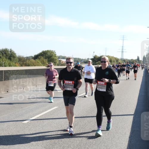 03.10.2025 - Köhlbrandbrückenlauf Yannick Fuchs http://msf.ph/oto/9183204 03.10.2025 11:26:39 Position 3 5375, 15376 meine-sportfotos.de