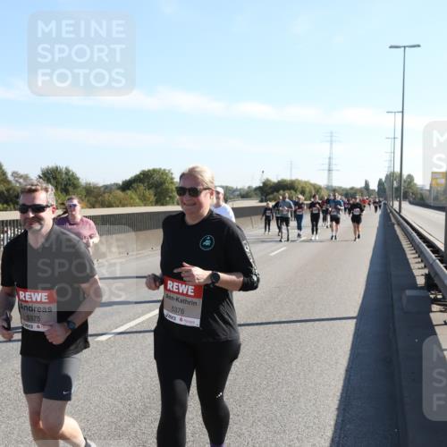 03.10.2025 - Köhlbrandbrückenlauf Yannick Fuchs http://msf.ph/oto/9183207 03.10.2025 11:26:40 Position 3 5375, 5376 meine-sportfotos.de