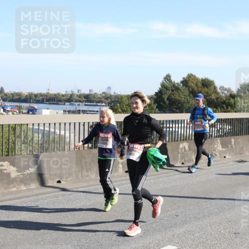 03.10.2025 - Köhlbrandbrückenlauf Yannick Fuchs http://msf.ph/oto/9183241 03.10.2025 11:26:53 Position 3 5904, 5905 meine-sportfotos.de