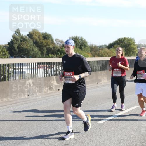 03.10.2025 - Köhlbrandbrückenlauf Yannick Fuchs http://msf.ph/oto/9183254 03.10.2025 11:26:55 Position 3 5136, 6011, 6010 meine-sportfotos.de