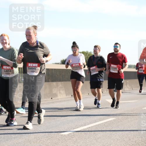 03.10.2025 - Köhlbrandbrückenlauf Yannick Fuchs http://msf.ph/oto/9183312 03.10.2025 11:27:11 Position 3 5564, 4884, 5223 meine-sportfotos.de
