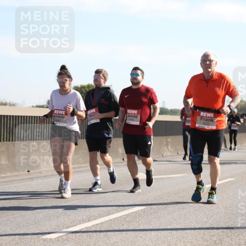 03.10.2025 - Köhlbrandbrückenlauf Yannick Fuchs http://msf.ph/oto/9183313 03.10.2025 11:27:11 Position 3 4884, 6581, 6582, 5223 meine-sportfotos.de
