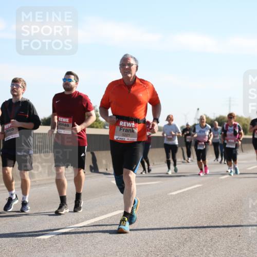 03.10.2025 - Köhlbrandbrückenlauf Yannick Fuchs http://msf.ph/oto/9183320 03.10.2025 11:27:12 Position 3 6581, 6582, 5223 meine-sportfotos.de