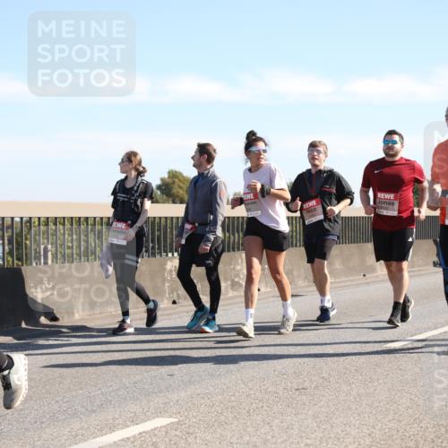 03.10.2025 - Köhlbrandbrückenlauf Yannick Fuchs http://msf.ph/oto/9183322 03.10.2025 11:27:13 Position 3 884, 1, 5223 meine-sportfotos.de