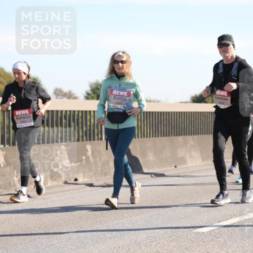 03.10.2025 - Köhlbrandbrückenlauf Yannick Fuchs http://msf.ph/oto/9183360 03.10.2025 11:27:22 Position 3 5600, 5635, 5636 meine-sportfotos.de