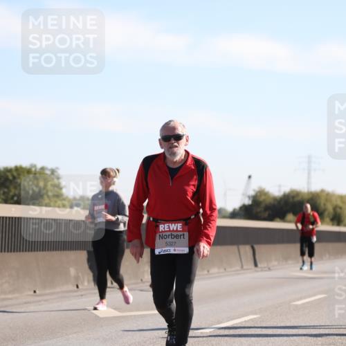 03.10.2025 - Köhlbrandbrückenlauf Yannick Fuchs http://msf.ph/oto/9183395 03.10.2025 11:27:40 Position 3 5327, 5216 meine-sportfotos.de