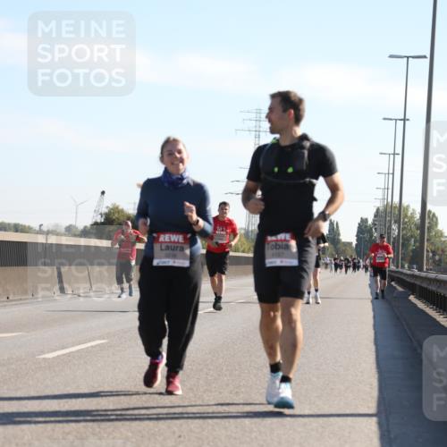 03.10.2025 - Köhlbrandbrückenlauf Yannick Fuchs http://msf.ph/oto/9183403 03.10.2025 11:27:43 Position 3 5216, 4157 meine-sportfotos.de