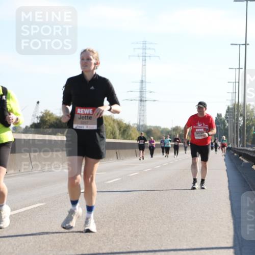 03.10.2025 - Köhlbrandbrückenlauf Yannick Fuchs http://msf.ph/oto/9183425 03.10.2025 11:27:53 Position 3 5232, 5257 meine-sportfotos.de