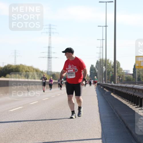 03.10.2025 - Köhlbrandbrückenlauf Yannick Fuchs http://msf.ph/oto/9183431 03.10.2025 11:27:56 Position 3 2024, 5736 meine-sportfotos.de