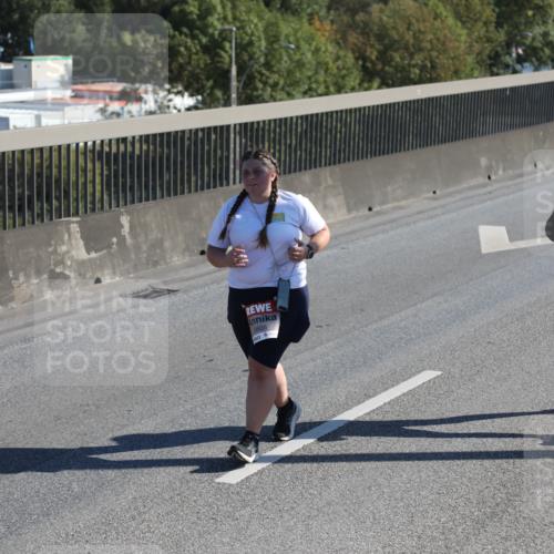 03.10.2025 - Köhlbrandbrückenlauf Yannick Fuchs http://msf.ph/oto/9183549 03.10.2025 11:30:14 Position 3 5608, 5547 meine-sportfotos.de