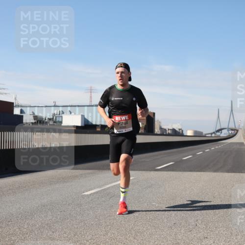 03.10.2025 - Köhlbrandbrückenlauf Yannick Fuchs http://msf.ph/oto/9183578 03.10.2025 11:31:28 Position 3 96, 6099 meine-sportfotos.de