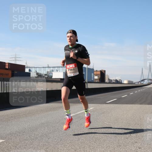 03.10.2025 - Köhlbrandbrückenlauf Yannick Fuchs http://msf.ph/oto/9183579 03.10.2025 11:31:28 Position 3 6099 meine-sportfotos.de