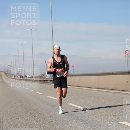 03.10.2025 - Köhlbrandbrückenlauf Yannick Fuchs http://msf.ph/oto/9183584 03.10.2025 11:33:14 Position 3 6610, 121 meine-sportfotos.de