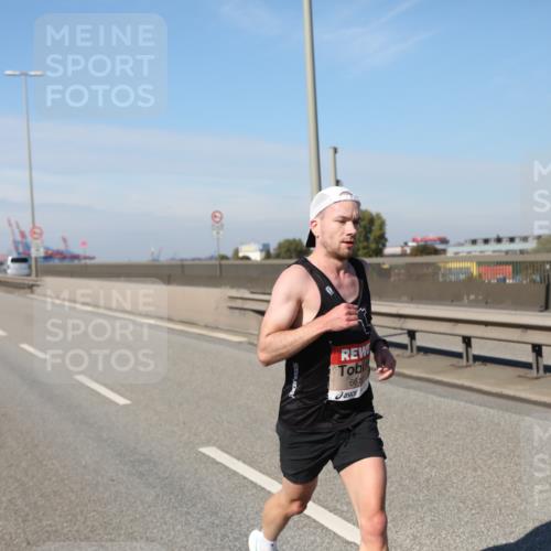 03.10.2025 - Köhlbrandbrückenlauf Yannick Fuchs http://msf.ph/oto/9183587 03.10.2025 11:33:16 Position 3 6610 meine-sportfotos.de