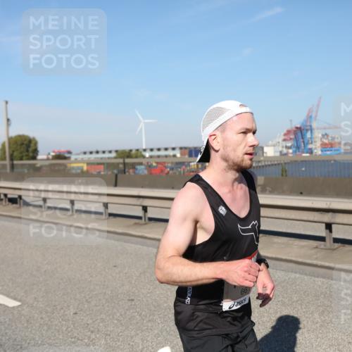 03.10.2025 - Köhlbrandbrückenlauf Yannick Fuchs http://msf.ph/oto/9183589 03.10.2025 11:33:16 Position 3 199, 910 meine-sportfotos.de