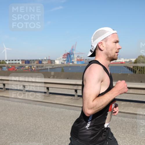 03.10.2025 - Köhlbrandbrückenlauf Yannick Fuchs http://msf.ph/oto/9183590 03.10.2025 11:33:16 Position 3  meine-sportfotos.de