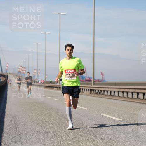 03.10.2025 - Köhlbrandbrückenlauf Yannick Fuchs http://msf.ph/oto/9183595 03.10.2025 11:33:50 Position 3 6280 meine-sportfotos.de