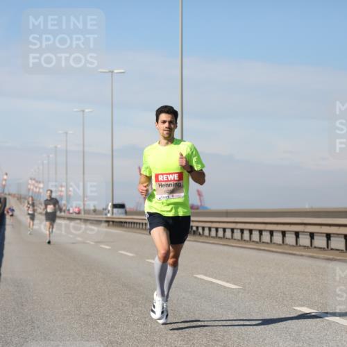 03.10.2025 - Köhlbrandbrückenlauf Yannick Fuchs http://msf.ph/oto/9183596 03.10.2025 11:33:50 Position 3 6280 meine-sportfotos.de