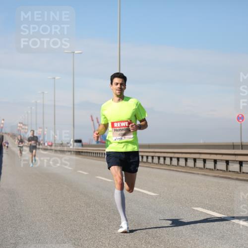03.10.2025 - Köhlbrandbrückenlauf Yannick Fuchs http://msf.ph/oto/9183597 03.10.2025 11:33:50 Position 3 6280 meine-sportfotos.de