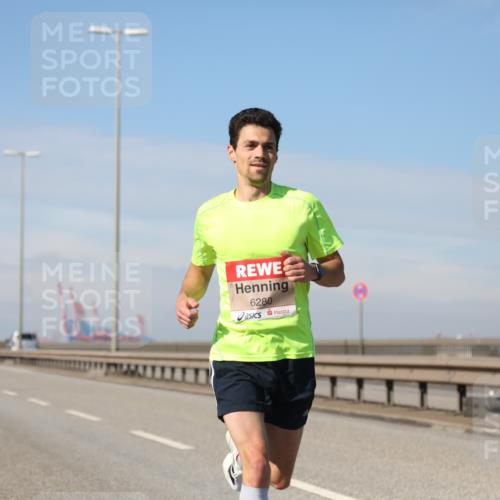 03.10.2025 - Köhlbrandbrückenlauf Yannick Fuchs http://msf.ph/oto/9183600 03.10.2025 11:33:51 Position 3 6280, 12 meine-sportfotos.de