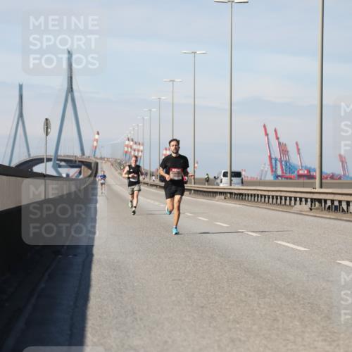 03.10.2025 - Köhlbrandbrückenlauf Yannick Fuchs http://msf.ph/oto/9183604 03.10.2025 11:33:53 Position 3  meine-sportfotos.de