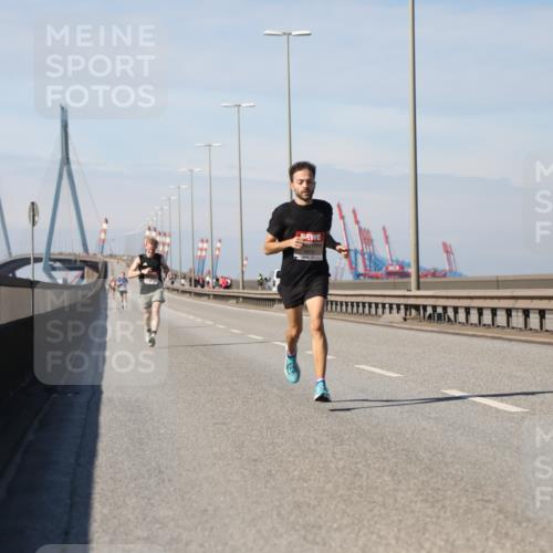 03.10.2025 - Köhlbrandbrückenlauf Yannick Fuchs http://msf.ph/oto/9183610 03.10.2025 11:33:55 Position 3  meine-sportfotos.de