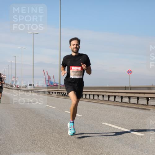 03.10.2025 - Köhlbrandbrückenlauf Yannick Fuchs http://msf.ph/oto/9183615 03.10.2025 11:33:57 Position 3  meine-sportfotos.de