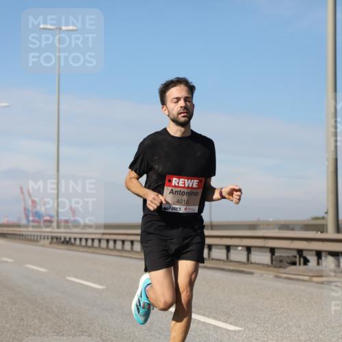 03.10.2025 - Köhlbrandbrückenlauf Yannick Fuchs http://msf.ph/oto/9183616 03.10.2025 11:33:57 Position 3 4010, 12, 1 meine-sportfotos.de
