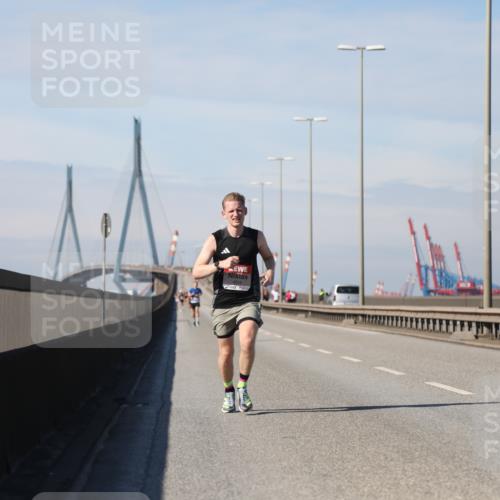 03.10.2025 - Köhlbrandbrückenlauf Yannick Fuchs http://msf.ph/oto/9183618 03.10.2025 11:33:59 Position 3  meine-sportfotos.de