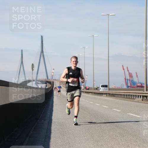 03.10.2025 - Köhlbrandbrückenlauf Yannick Fuchs http://msf.ph/oto/9183619 03.10.2025 11:33:59 Position 3  meine-sportfotos.de