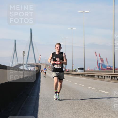 03.10.2025 - Köhlbrandbrückenlauf Yannick Fuchs http://msf.ph/oto/9183620 03.10.2025 11:33:59 Position 3 4004 meine-sportfotos.de