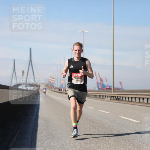 03.10.2025 - Köhlbrandbrückenlauf Yannick Fuchs http://msf.ph/oto/9183625 03.10.2025 11:34:01 Position 3 4004 meine-sportfotos.de