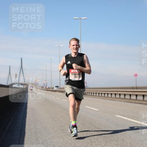 03.10.2025 - Köhlbrandbrückenlauf Yannick Fuchs http://msf.ph/oto/9183628 03.10.2025 11:34:01 Position 3 4004 meine-sportfotos.de