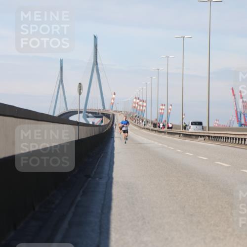 03.10.2025 - Köhlbrandbrückenlauf Yannick Fuchs http://msf.ph/oto/9183630 03.10.2025 11:34:03 Position 3  meine-sportfotos.de