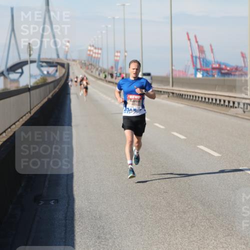 03.10.2025 - Köhlbrandbrückenlauf Yannick Fuchs http://msf.ph/oto/9183631 03.10.2025 11:34:13 Position 3  meine-sportfotos.de